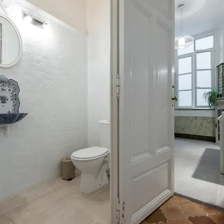 Typical 2 Bedrooms Apartment Old Town, 80M² *